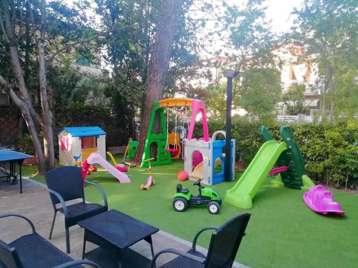 Hotel Rita Cervia Buitenkant foto