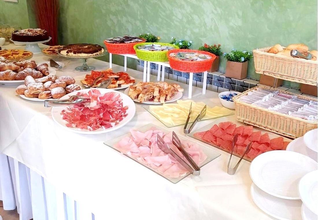 Hotel Rita Cervia Buitenkant foto