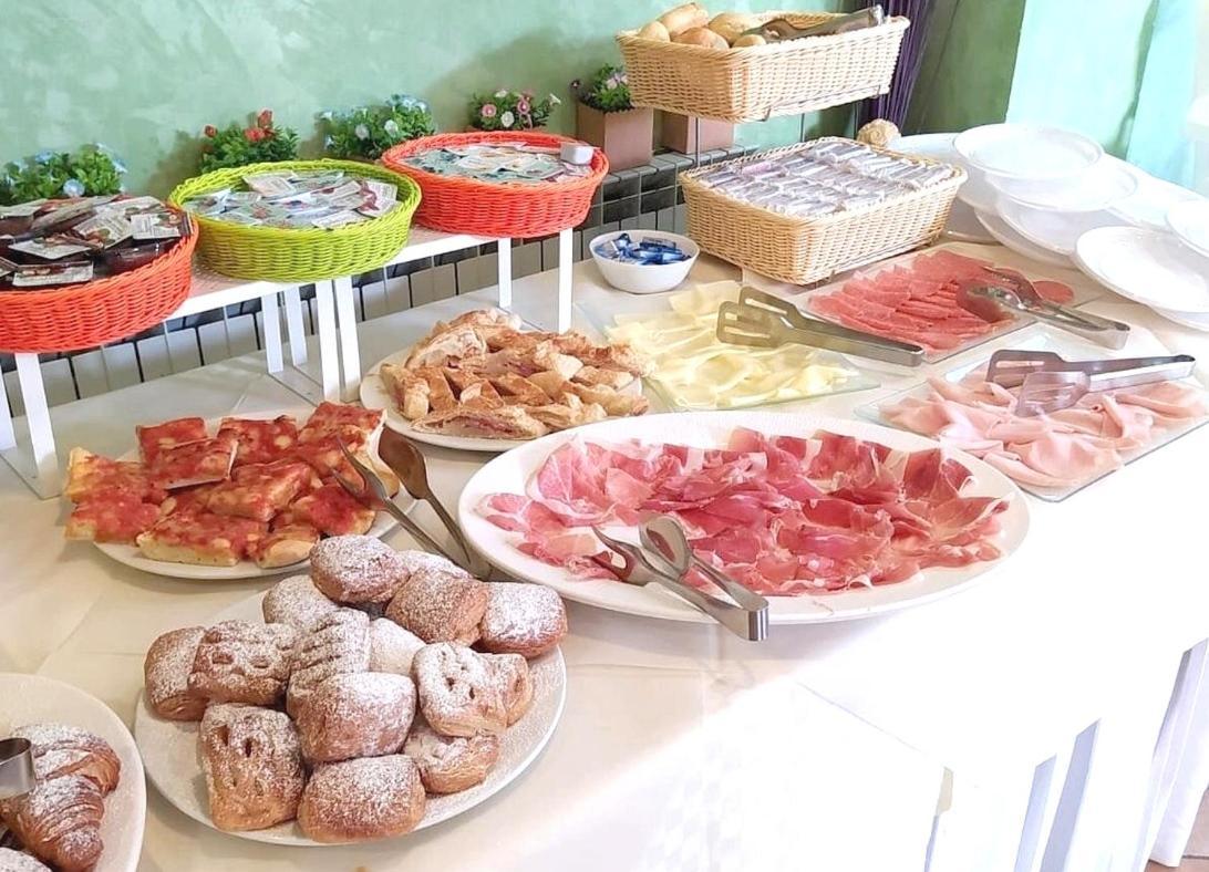 Hotel Rita Cervia Buitenkant foto