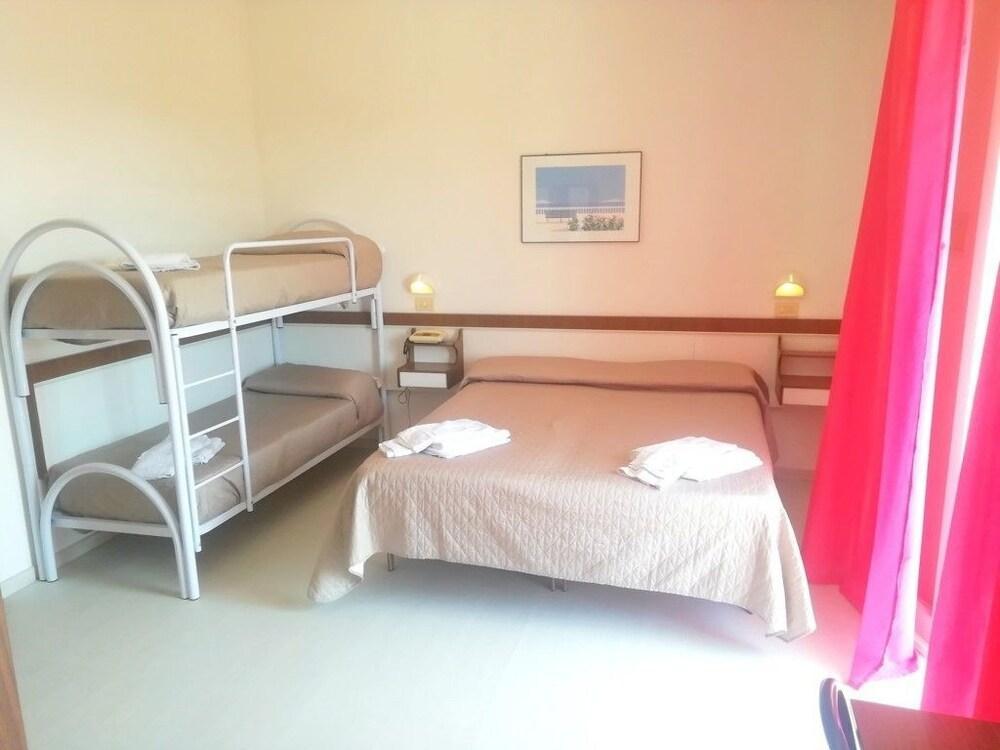 Hotel Rita Cervia Buitenkant foto