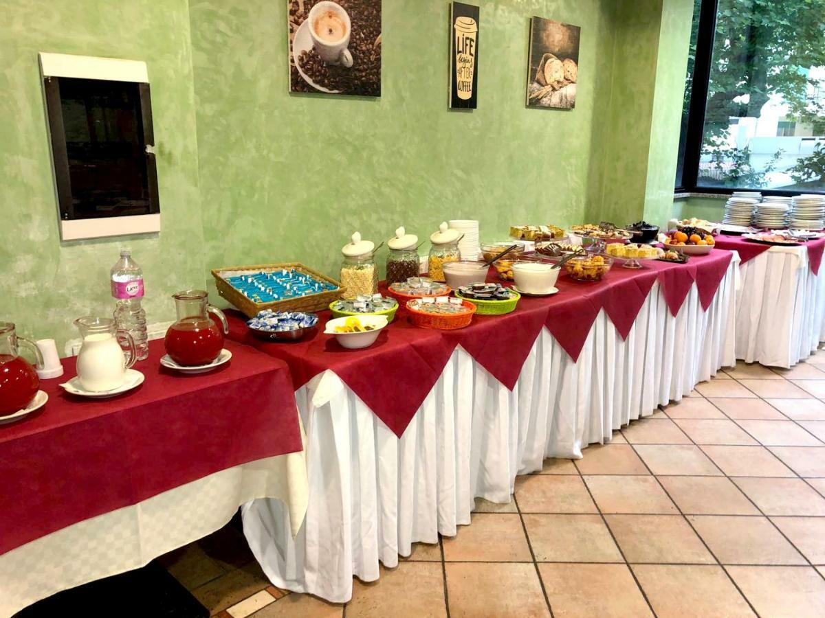 Hotel Rita Cervia Buitenkant foto